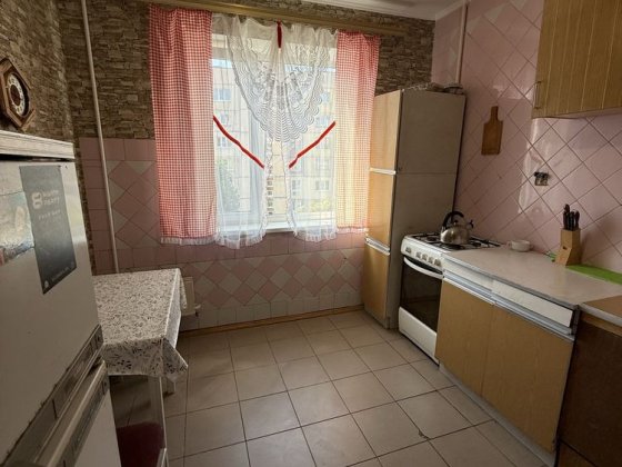 Чудова 2х кімнатна з газом, тепла, терміново ,чистий продаж, вільна