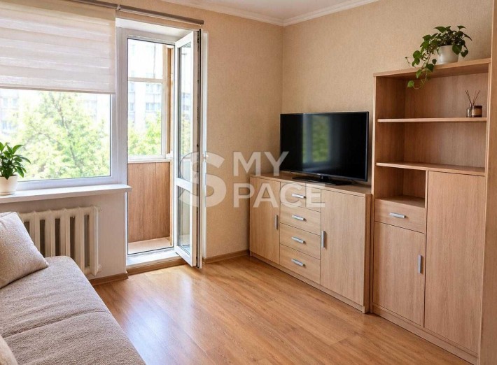Продаж 2к квартири 45 м² Оболонь Левка Лук'яненка 1Г метро - фото 1