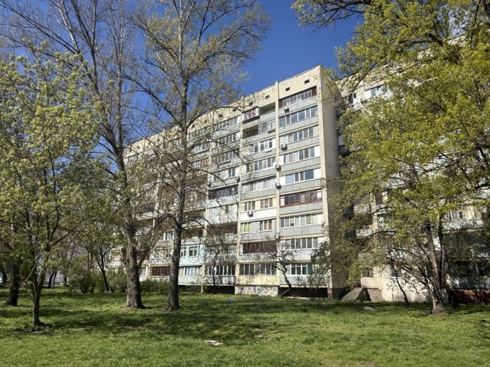 продаж торг 1км 4пов 28м пр. Павличка 10а просп. Рокосовського - фото 1