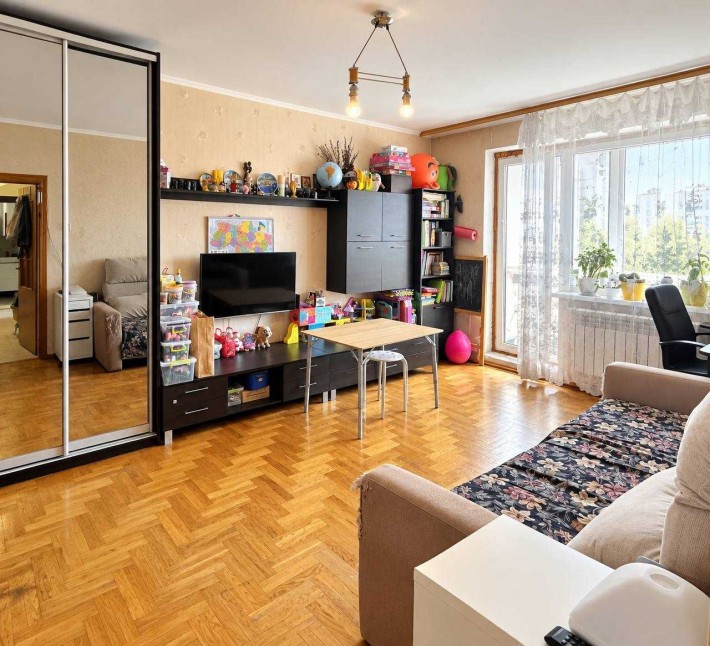 Продається 2 кімнатна квартира, 51 м.кв., район Троєщіна - фото 1