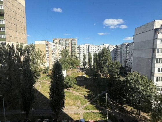 3ком квартира Троещина Драйзера 14/33 с мебелью