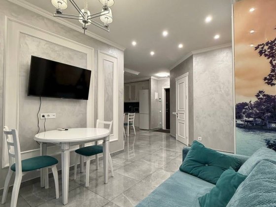 Без %! Продам 46м2 з ремонтом Варшавський мікрорайон 9 поверх. Гривні, програми ТАК Киев