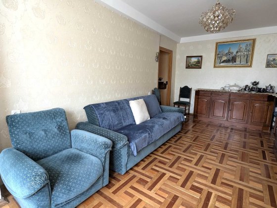 Без комісії! 3к. квартира з газом біля парку! меблі та техніка в подарунок!