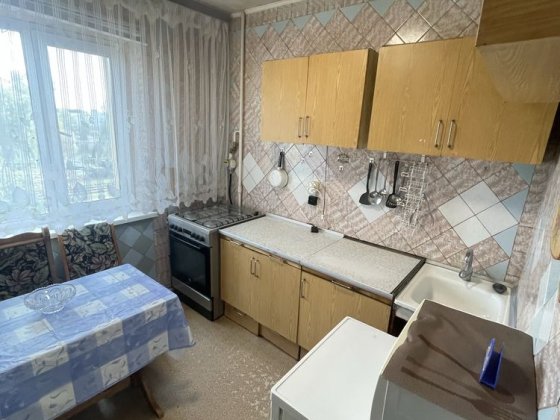 Продаж 2 к кв Закревського 85