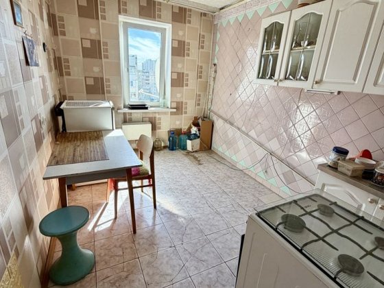 Без %, Троєщина, Милославська, кінцева зупинка,