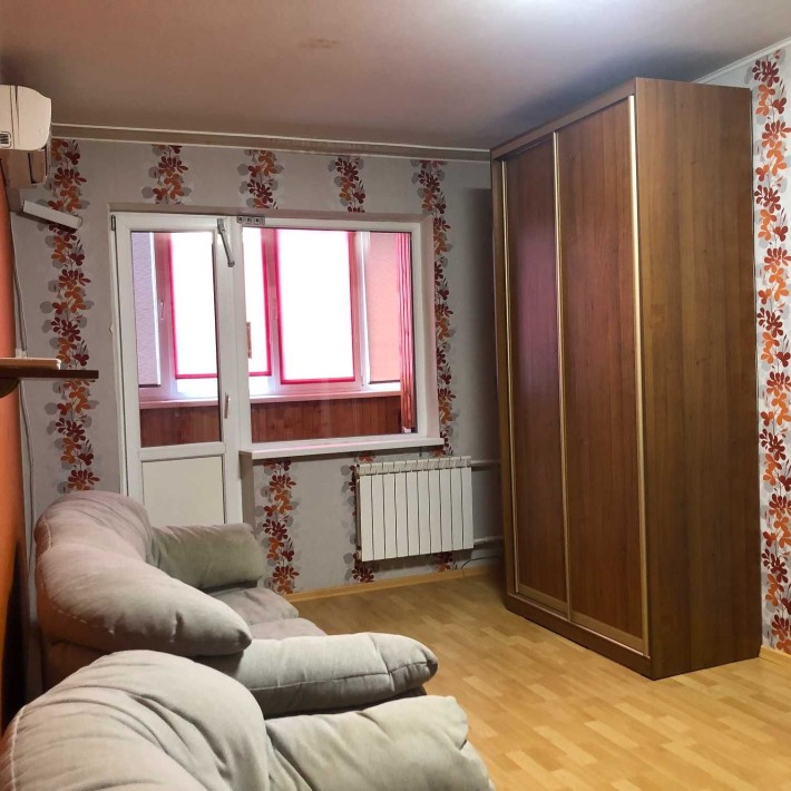 Продам 3-х кімнатну квартиру на Виноградарі, пр-т. Європейського Союзу, 8-а. - фото 1