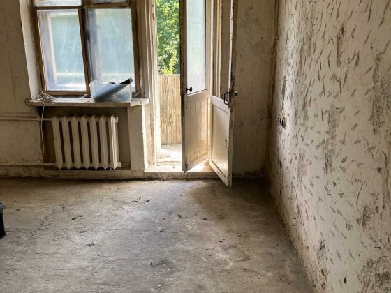 Продам 2-х кімнатну  на Святошин. вул. Кирила Розумовського, 8