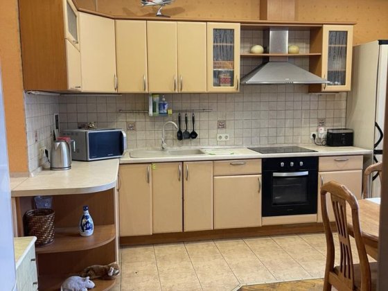 Продаж просторої 2-кімнатної квартири 74 м² біля м.Академмістечко! Булаховського 5Б Святошинський р-