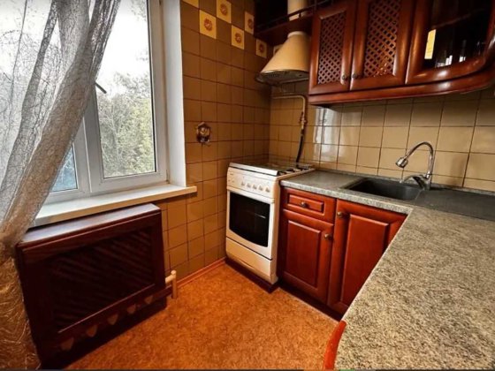 Власник без комісіі. Продам 2-х кім. квартиру по вул. М. Донця 27А