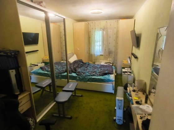 Продається 5-ти кімнатна вул.Висоцького 8а Київ