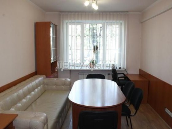 Поділ. Офіс 50 кв.м на вул. Введенська 7/9