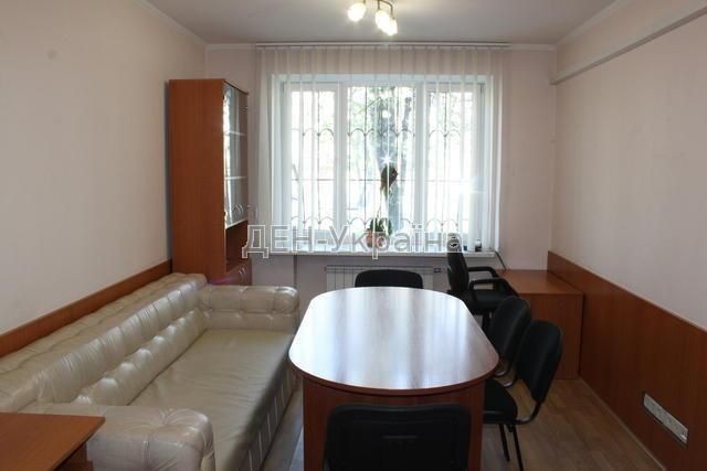 Поділ. Офіс 50 кв.м на вул. Введенська 7/9 - фото 1