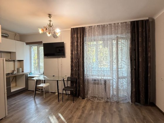 Продаж 1-км квартири Ярослава Івашкевича 8