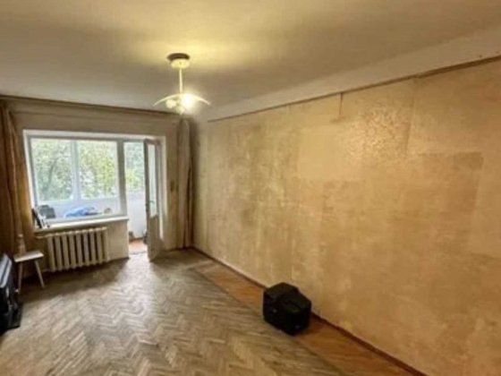 Продається 1-кімнатна квартира на Нивках