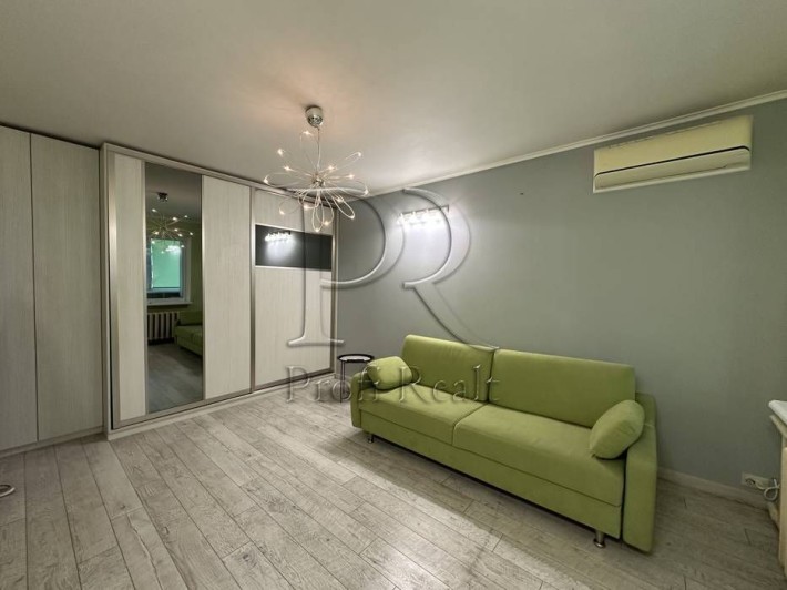 Продаж 2 кімн. квартири за адресою Зої Гайдай 2 - фото 1
