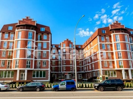 1к кв метро Іподром 10 мін пішки права власності більше 3х.р Киев