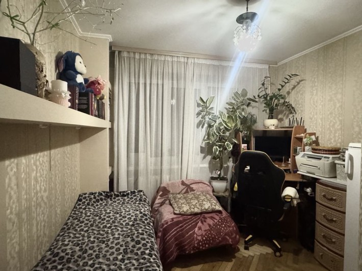 Продаж 2 кімн. гуртожитку по вул. Кубанської України 19 А, метро Лісова. - фото 1