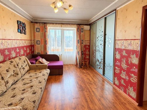 * Затишна 1-кімнатна квартира по пр-т Леся Курбаса 10Г