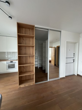 Продам квартиру в Київі біля метро - фото 1