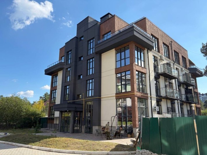 Продається в ЖК Клубний будинок  2, 1 кім. квартира по вул. Євгена Плужника, 3 - фото 1