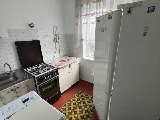 Продам 2к Святошинський р-н вул Олега Мудрока (Наумова) 25