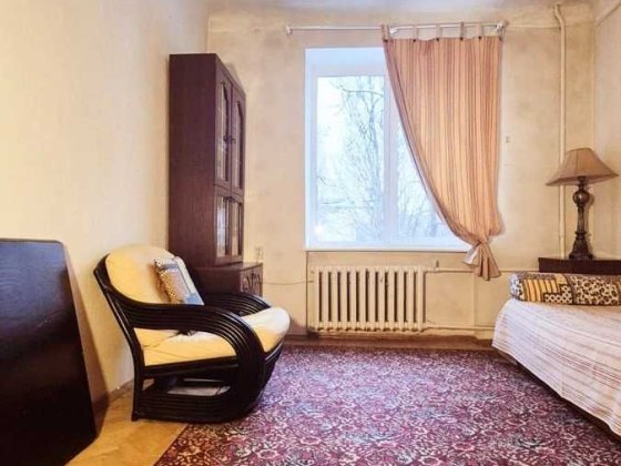 Продаж 3К Міцкевича Адама 10 сталінка газ житловий стан 2 поверх