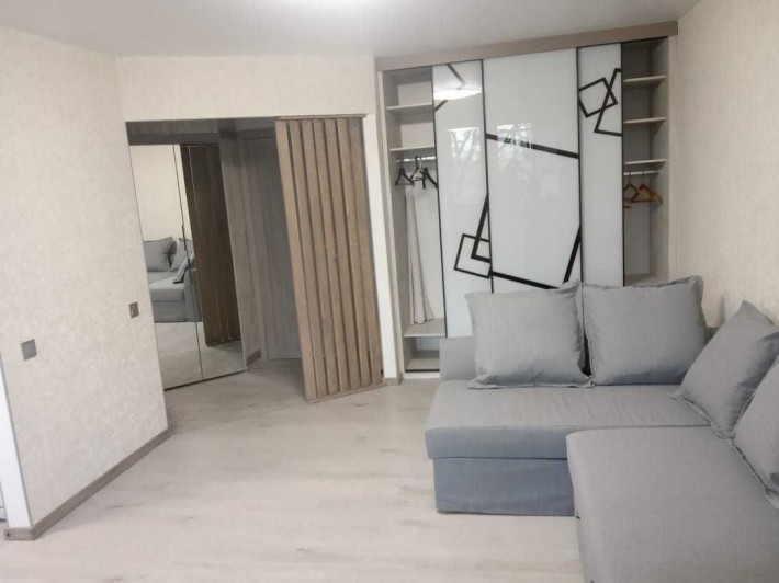 Продам 1к. квартиру метро КПІ. Політехнічна вул.31б - фото 1