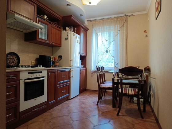 Продаж 1-кімнатної квартири з меблями і побутовою технікою по вул.Бикова,7
