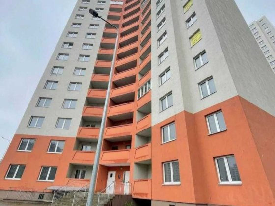 ТЕРМІНОВО! Продаж просторої 3-кімнатної квартири на вул. Милославській, 18.