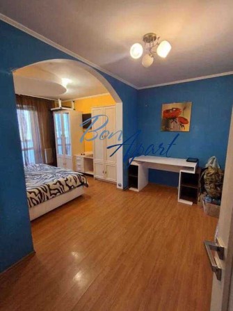 Продаж 3 кімн. квартири, вул.Академіка Єфремова, 95000 дол. - фото 1