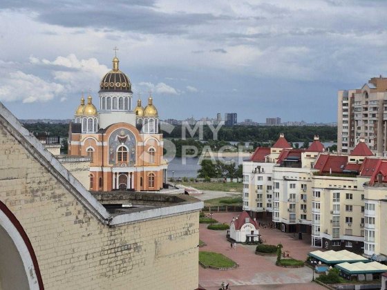 1-кімнатна з видом на Дніпро, Івасюка 24, метро Мінська Киев