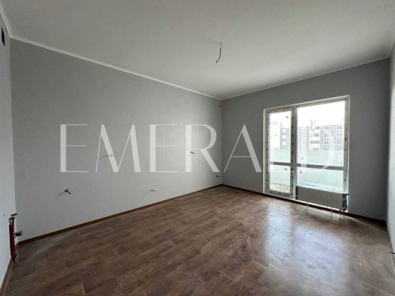 Простора 2-к квартира з ремонтом, площею 72.25м²