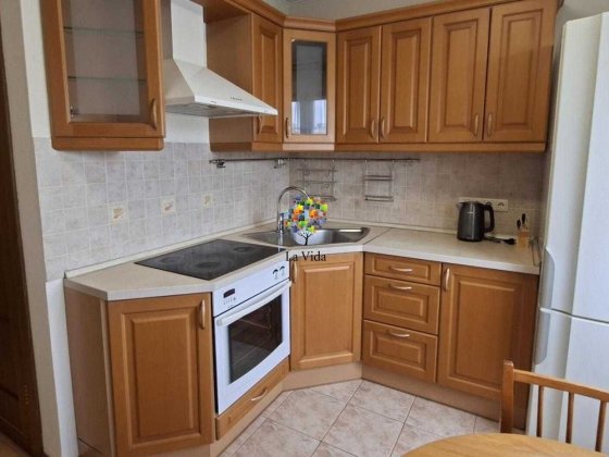 Продаж 3к квартири Червоної калини 3а