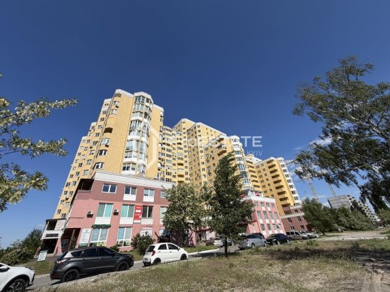 Продаж 2 кімнатної  вул. Харченка Євгена 47а Київ
