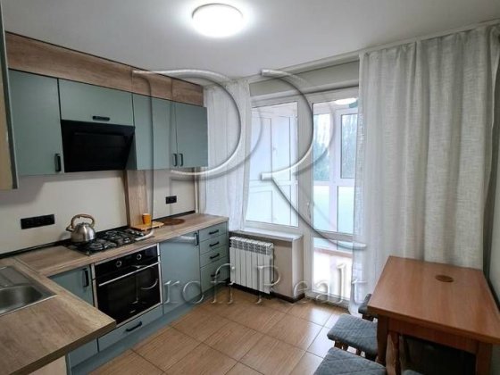 Продаж 3к квартири біля  парку та метро Чернігівська. Вулиця Кіото 13!