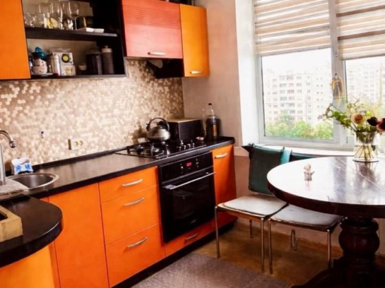 Продам 2к. квартиру Проспект Красной калины 35 .