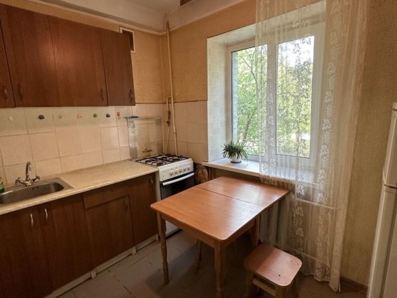 Продаж 1 кім Київ  Деснянський, вул. Ореста Левицького