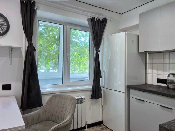 Продаж 1к квартири з новим ремонтом біля метро Мінська