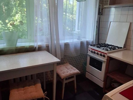 Курська, 4/1  Продаж 1кімн.  біля парку і Солом. площі