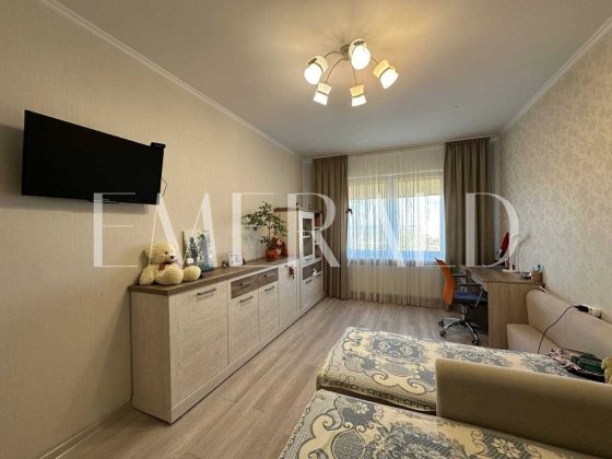 1к. квартира з ремонтом та меблями вул. Милославська