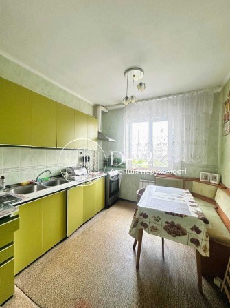 Продаж 3-кімнатної квартири на Троєщині, вул. Сержа Лифаря,4 (колишня Сабурова), метро Чернігівська, - фото 1
