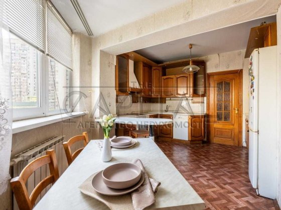 Продаж квартири, вул. Лаврухіна, Деснянський р-н