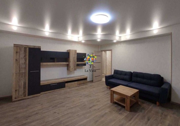 Продаж 2к квартири вул. Кубанської України, 33А - фото 1