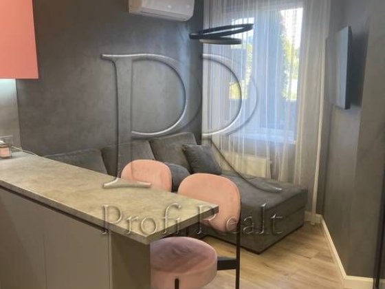 Продаж 1 кімн. квартири з євроремонтом та з терасою за адресою Новопольова 2, ЖК Family Friends, мет