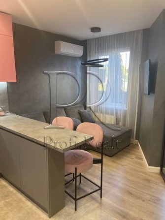 Продаж 1 кімн. квартири з євроремонтом та з терасою за адресою Новопольова 2, ЖК Family Friends, мет - фото 1