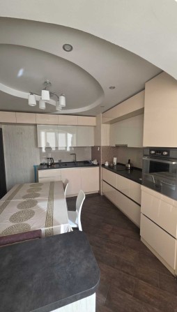 Продам 3к,  вул. Олександри Екстер 3, Троєщина, сучасний ремонт. - фото 1