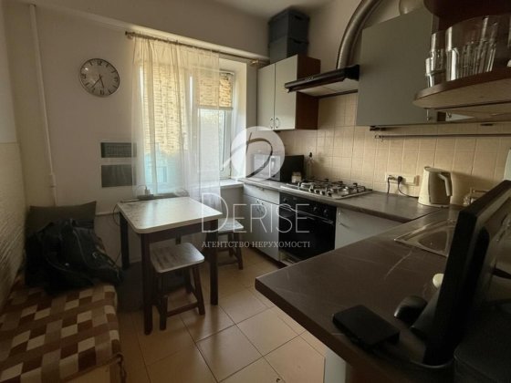 Продам 1-кімн., вул. Вишгородська, 46, Пріорка, Оболонський район м. Києва