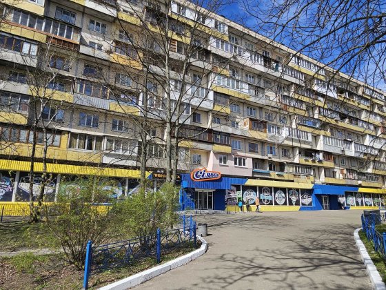 Чорнобильська,3. Квартира 72кв.м. на зручному 4 поверсі. Газ!