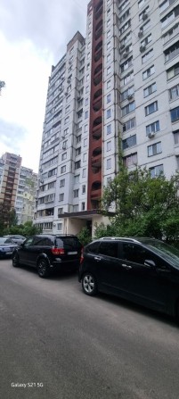 Продам 2х кімнатну квартиру проспект Червоної Калини 7 - фото 1