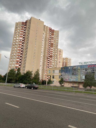 Продам трикімнатну квартиру на Троєщина - фото 1